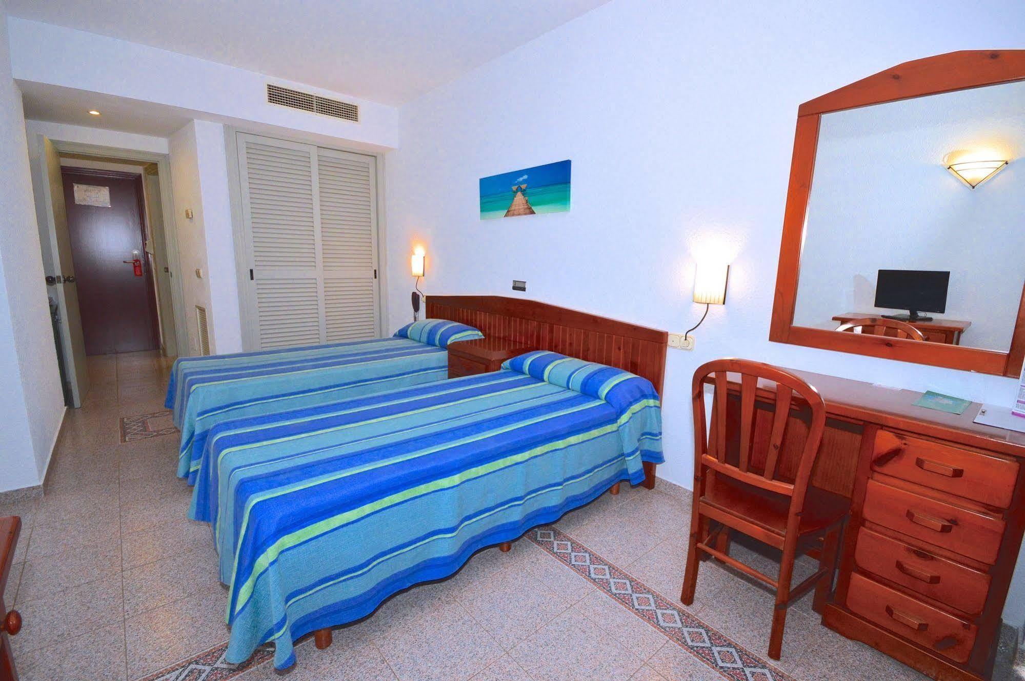 Hostal Molins Park Ibiza Town Exterior photo