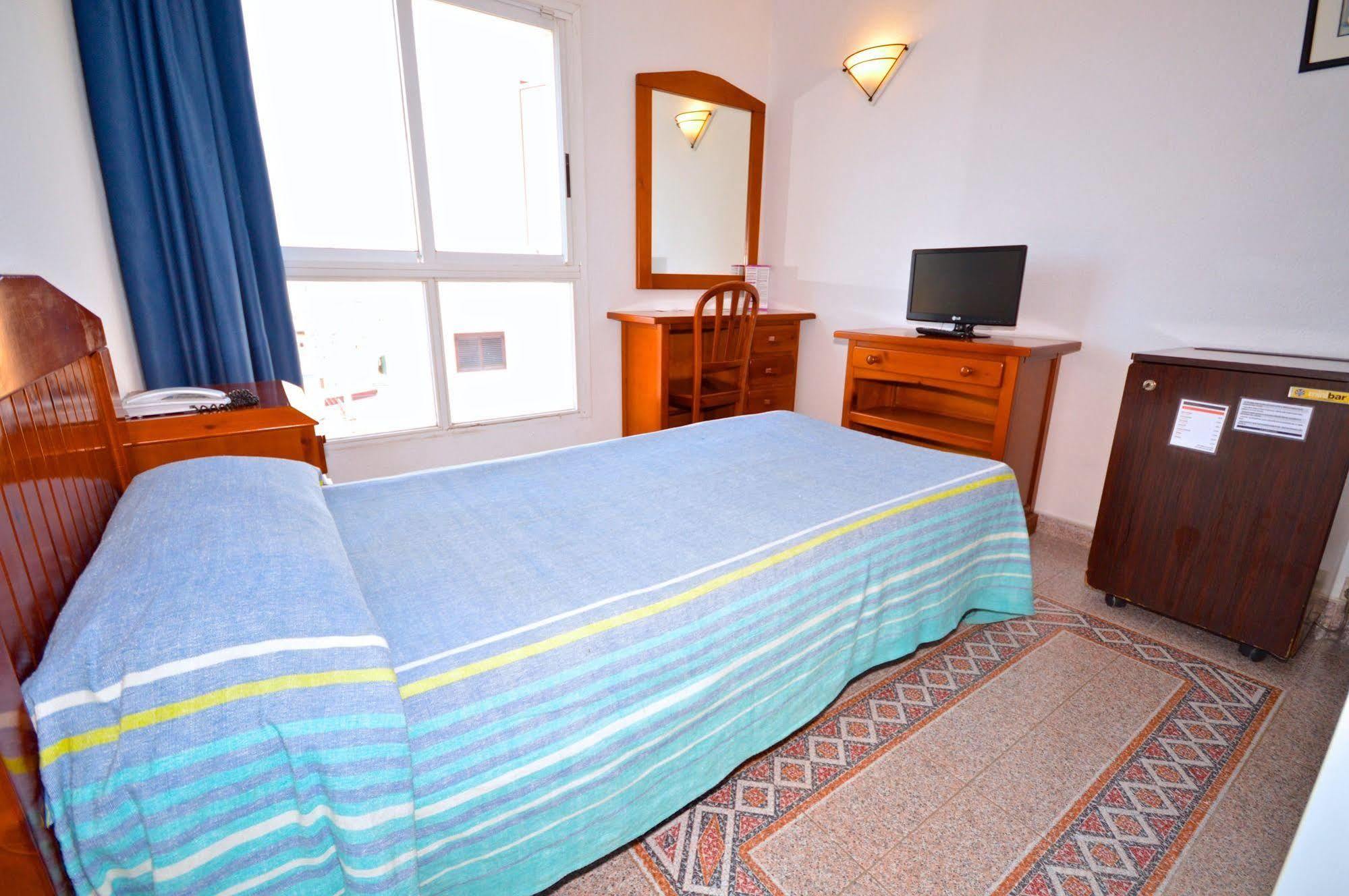 Hostal Molins Park Ibiza Town Exterior photo