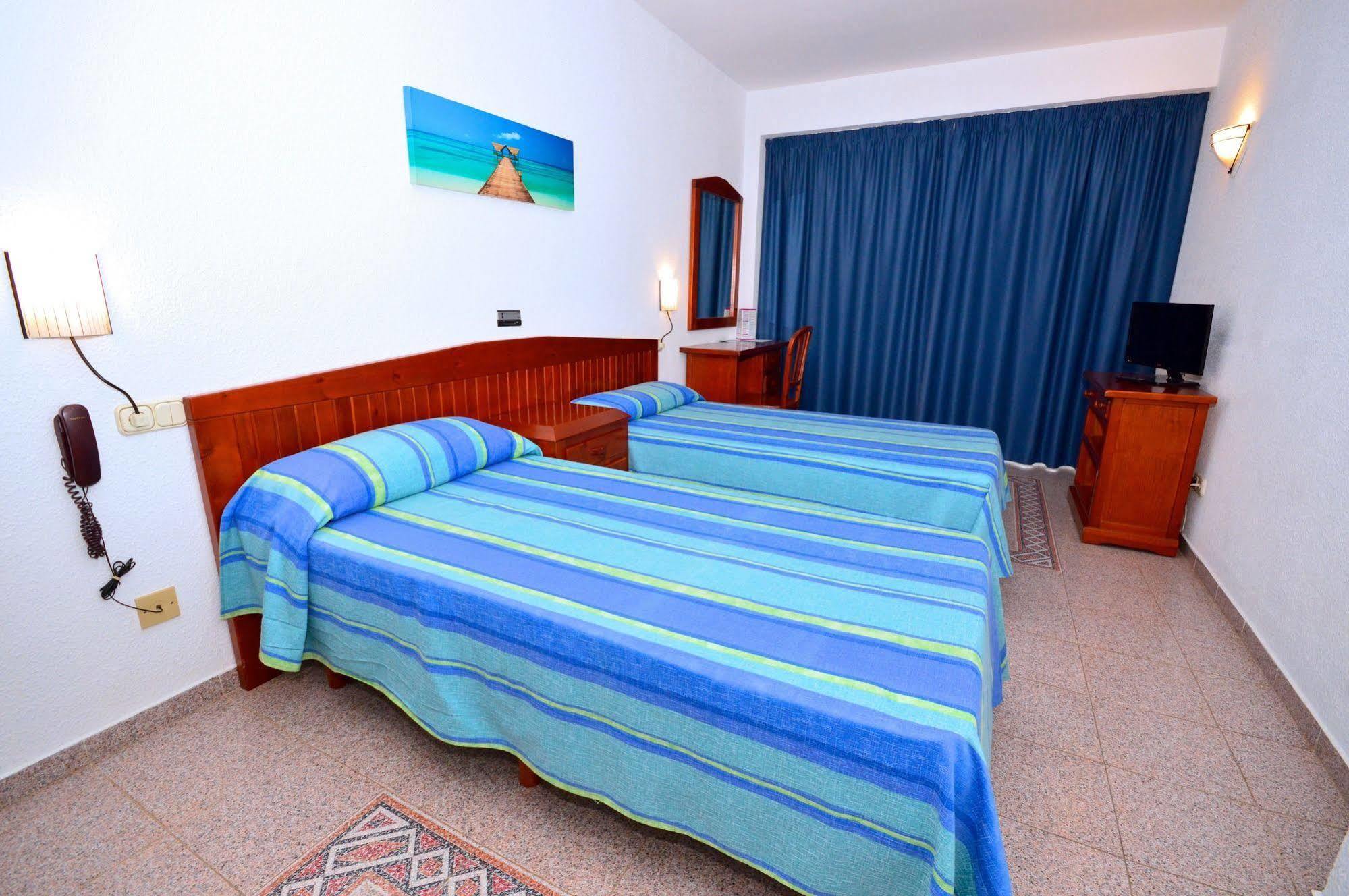 Hostal Molins Park Ibiza Town Exterior photo