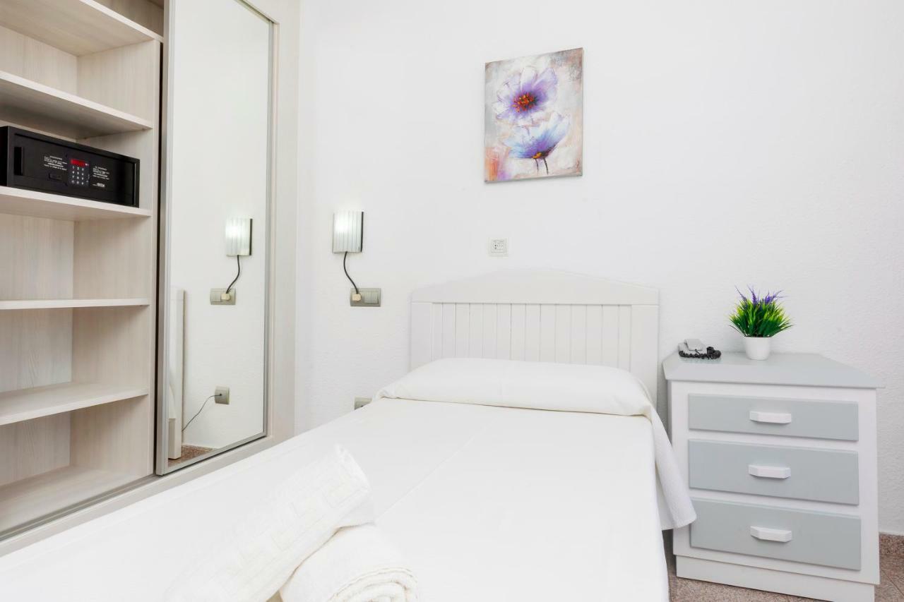 Hostal Molins Park Ibiza Town Exterior photo